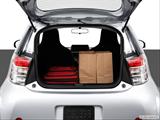  Trunk props photo