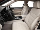  Front seats from Drivers Side photo