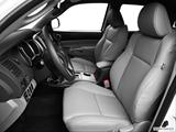  Front seats from Drivers Side photo