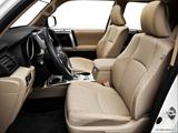  Front seats from Drivers Side photo