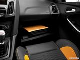  Glove box open photo