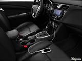  Zune and auxiliary jack photo