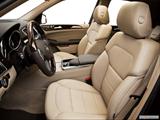  Front seats from Drivers Side photo