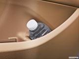  Cup holder prop (tertiary) photo