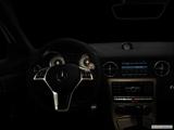  Centered wide dash shot photo