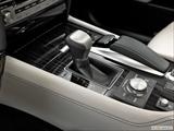  Gear shifter/center console photo