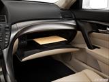  Glove box open photo