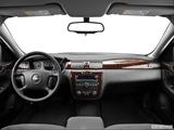  Dashboard, center console, gear shifter view photo
