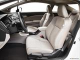  Front seats from Drivers Side photo