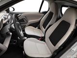  Front seats from Drivers Side photo