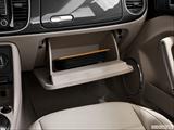  Glove box open photo