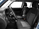  Front seats from Drivers Side photo