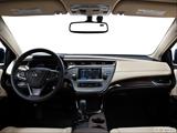  Dashboard, center console, gear shifter view photo