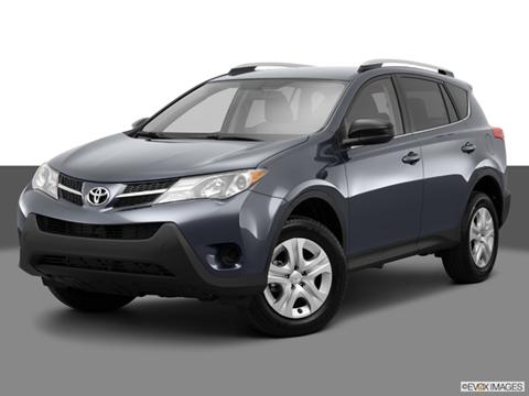 2013 Toyota RAV4 4-door LE  Sport Utility Front angle medium view photo