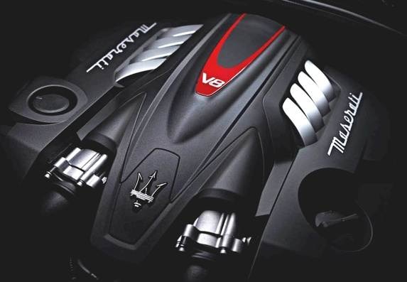 2014-maserati-quattroporte-v8-engine-detail-600-001