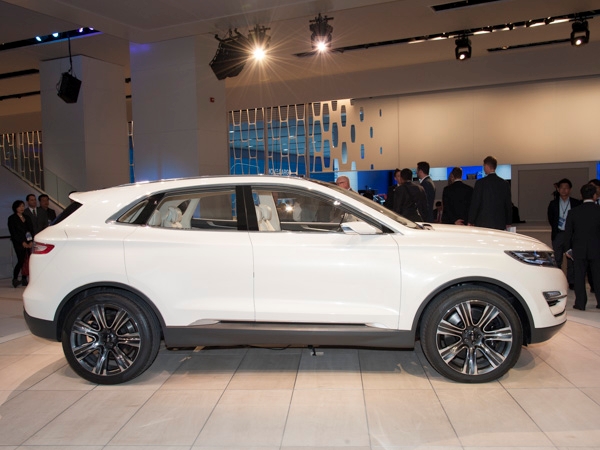 lincoln-mkc-concept-(10)-600-001