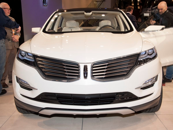 lincoln-mkc-concept-(2)-600-001