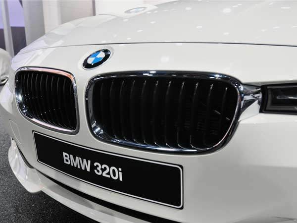 2013_bmw_320i_4-600-001
