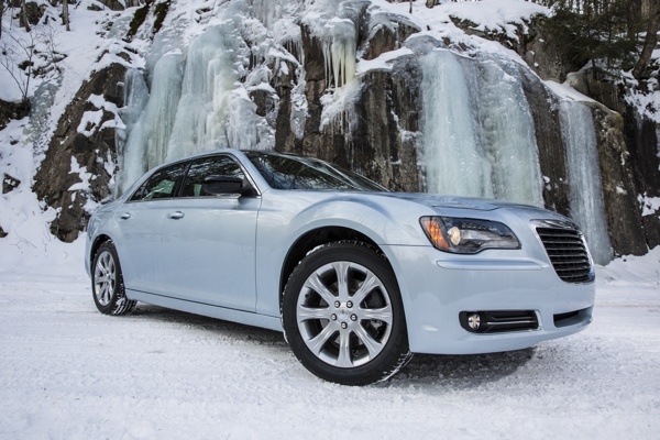 2013-chrysler-300--glacier-edition(9)-600-001