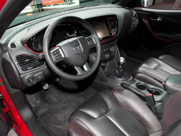 2013-dodge-dart-gt-(1)-600-001