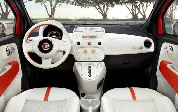 2013-fiat-500e-interior-detail-600-001