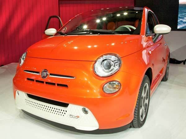 fiat-500e-show-front-600-600-001