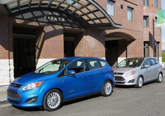 2013-ford-c-max-energi-dual-front-static-sf-2-600-001
