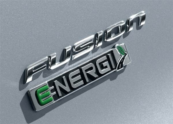 2013-ford-fusion-energi-badge-600-001