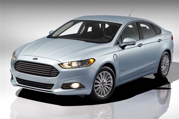2013-ford-fusion-energi-front-static-600-001