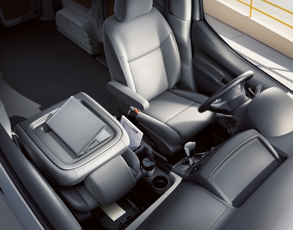 2013-nissan-nv200_6842967685_o