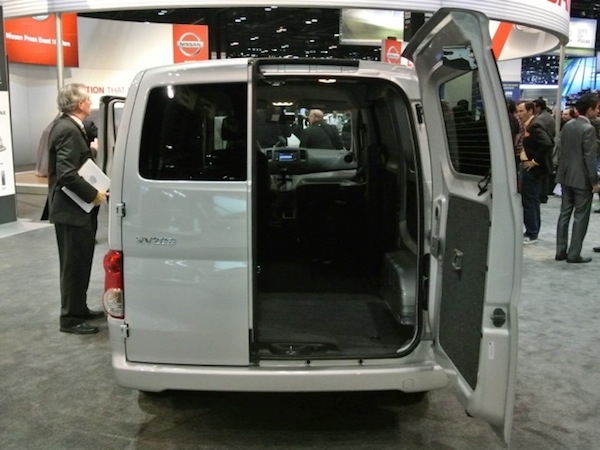 nissan-nv200-(10)-600-001
