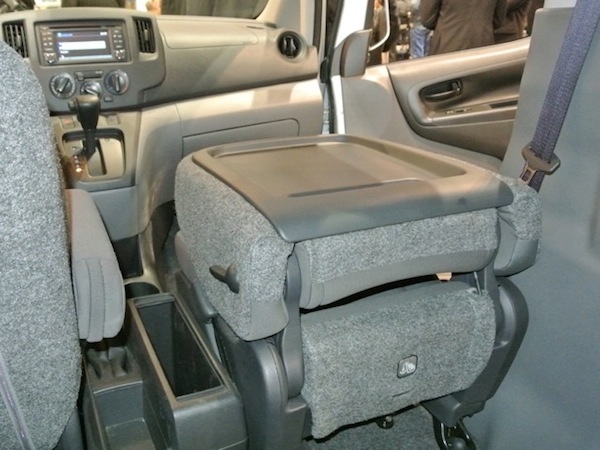 nissan-nv200-(8)-600-001