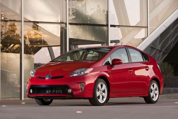 2012_toyota_prius_006-600-001