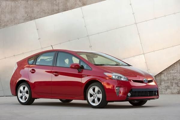 2012_toyota_prius_012-600-001