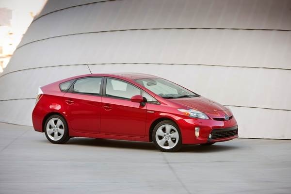 2012_toyota_prius_019-600-001