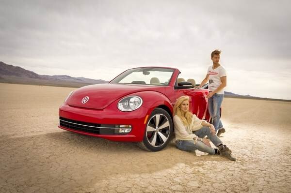 2013-volkswagen-beetle-convertible-600-002