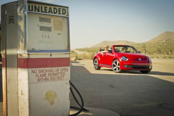 2013-volkswagen-beetle-convertible-600-003