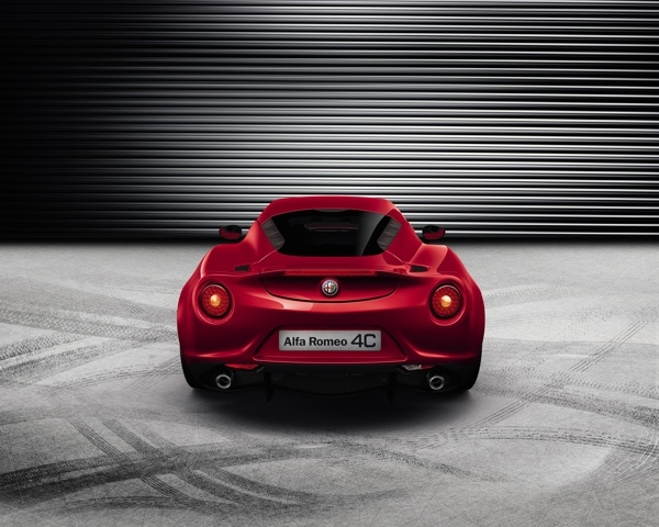2014-alfa-romeo-4c-launch-edition-(5)-600-001