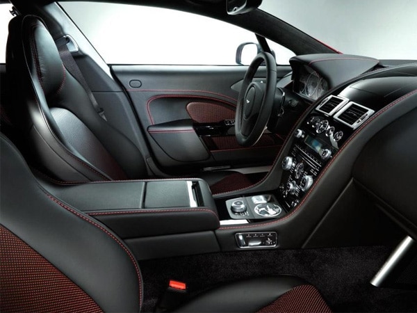 2014-aston-martin-rapide-s-front-seats-detail-duotone-upholstery-600-001