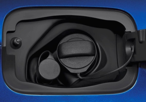 2014-audi-a3-g-tron-fuel-filler-detail-600-001