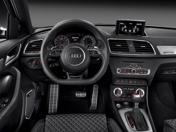 2014-audi-rs-q3-interior-detail-new-600-001