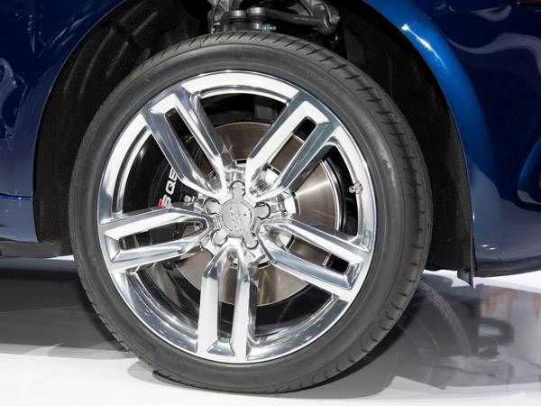 2014-audi-sq5-(2)-600-001