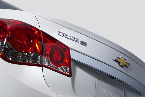2014-chevrolet-cruze-td-003-600-001