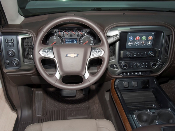 2014-chevrolet-silverado-(4)-600-001