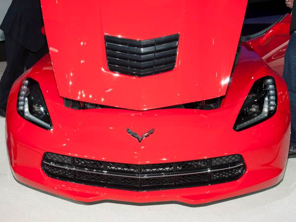 2014-chevrolet-corvette-(1)-600-001