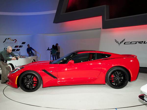 2014-chevrolet-corvette-(10)-600-001