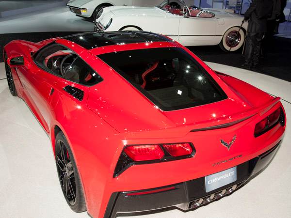 2014-chevrolet-corvette-(5)-600-001
