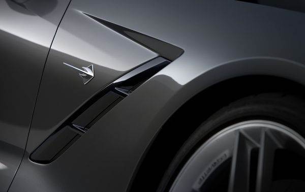 2014-chevrolet-corvette-010-600-001
