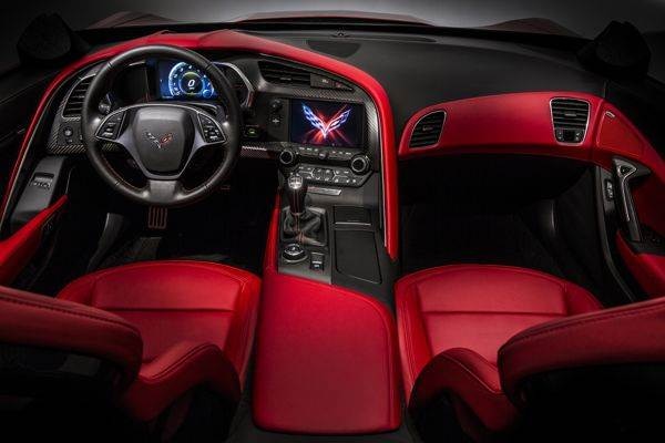 2014-chevrolet-corvette-019-600-001