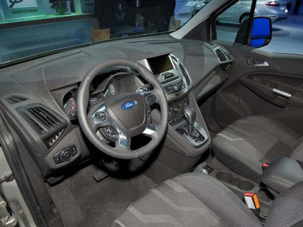 2014-ford-transit-(4)-600-001